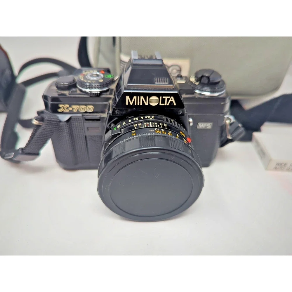 Minolta X-700 35mm Film SLR Camera Kit with 50mm Lens + bag and more fast ship